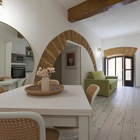 Apartament La Sedia Rossa Historical Centre