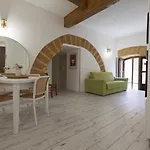 La Sedia Rossa Historical Centre Апартаменты Агридженто